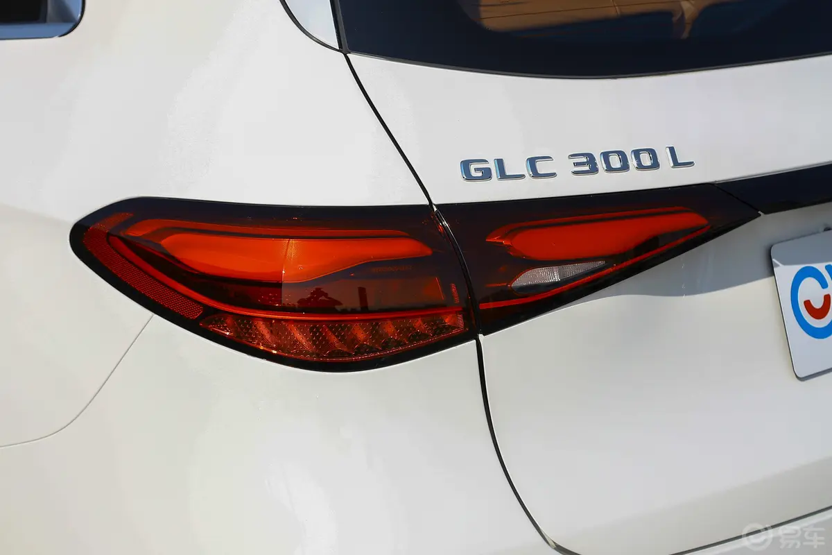 奔驰GLC改款 GLC 300 L 4MATIC 豪华型 7座尾灯侧45度俯拍