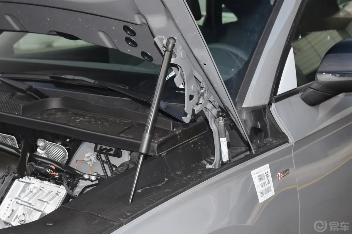 奥迪Q5L Sportback45 TFSI 豪华型动力底盘