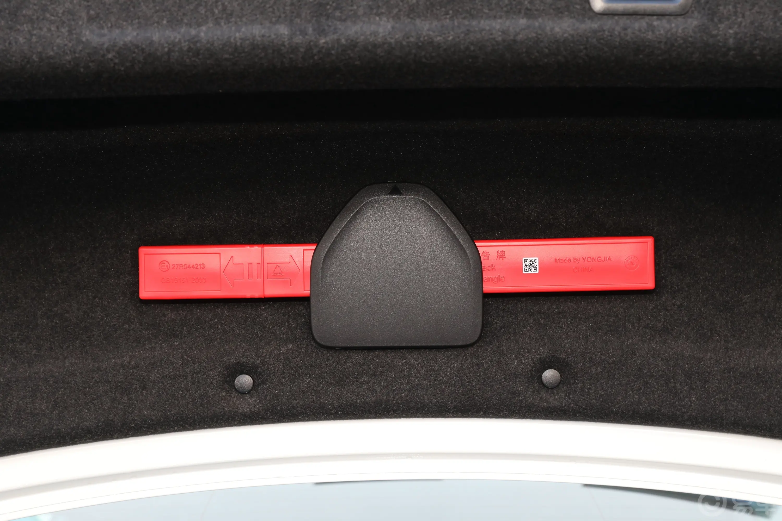 宝马3系325Li xDrive M运动套装后备厢