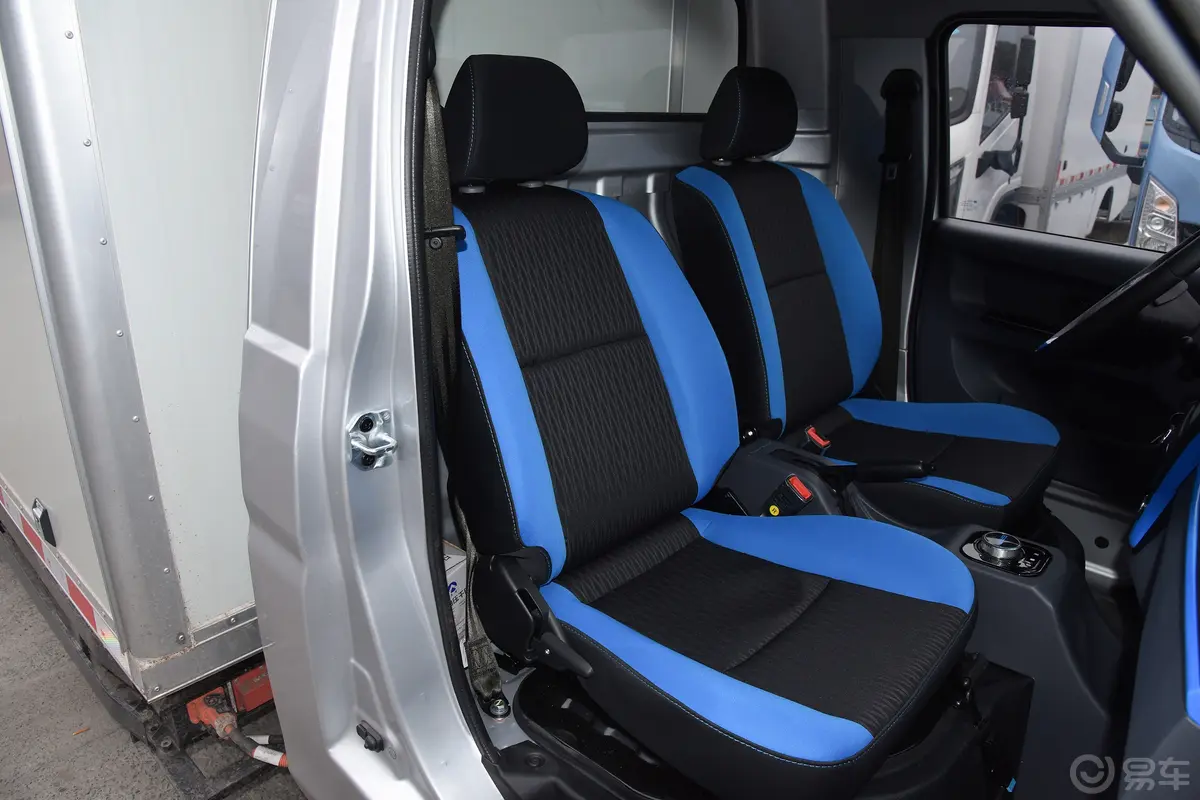 鑫源T5L EV280km 厢货标准型副驾驶座椅