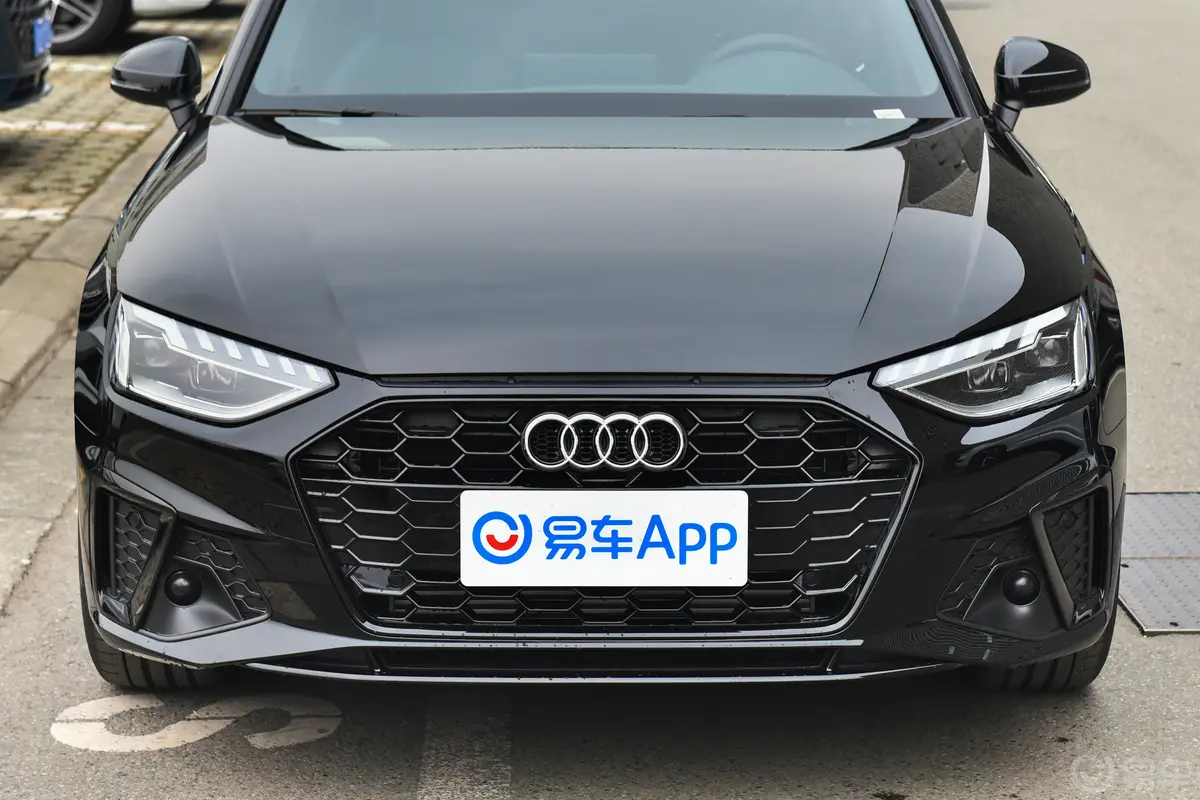 奥迪A4L40 TFSI 豪华动感型外观细节