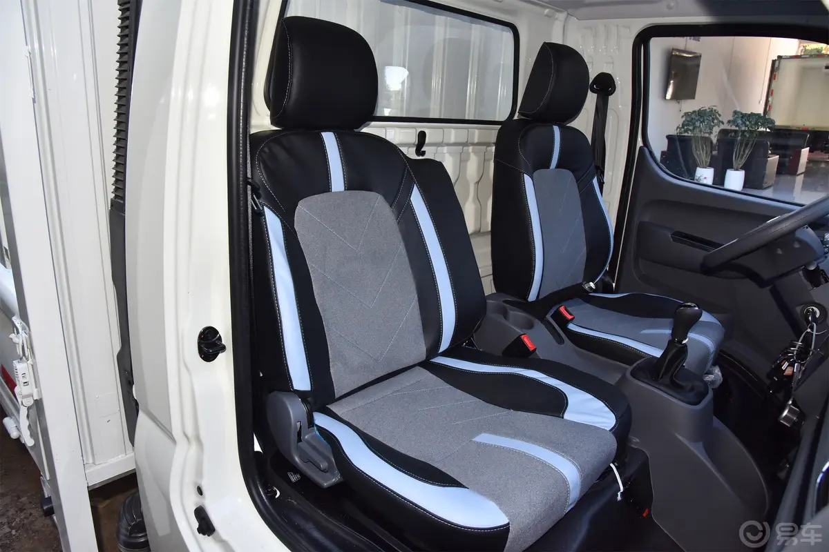 祥菱MM2 2.0L 手动单排基本版 汽油副驾驶座椅
