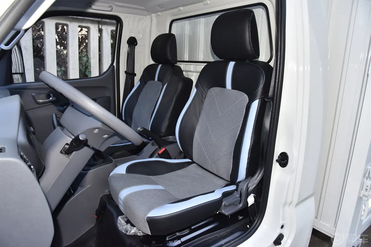 祥菱MM2 2.0L 手动单排基本版 汽油驾驶员座椅