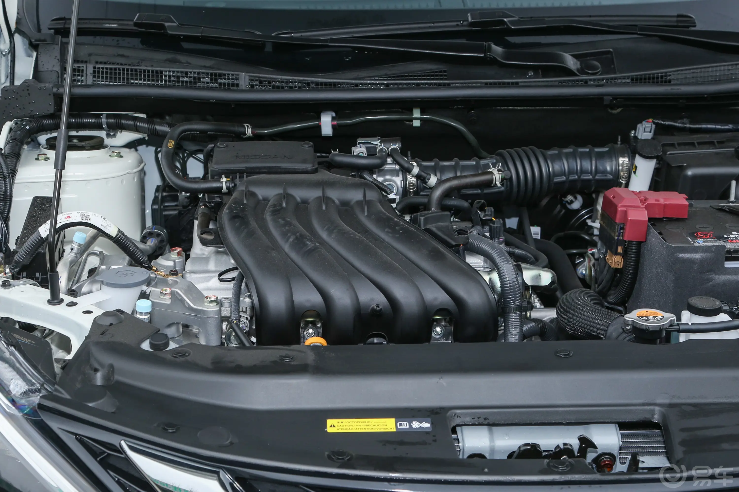 轩逸改款 经典 1.6L XL豪华版发动机特写