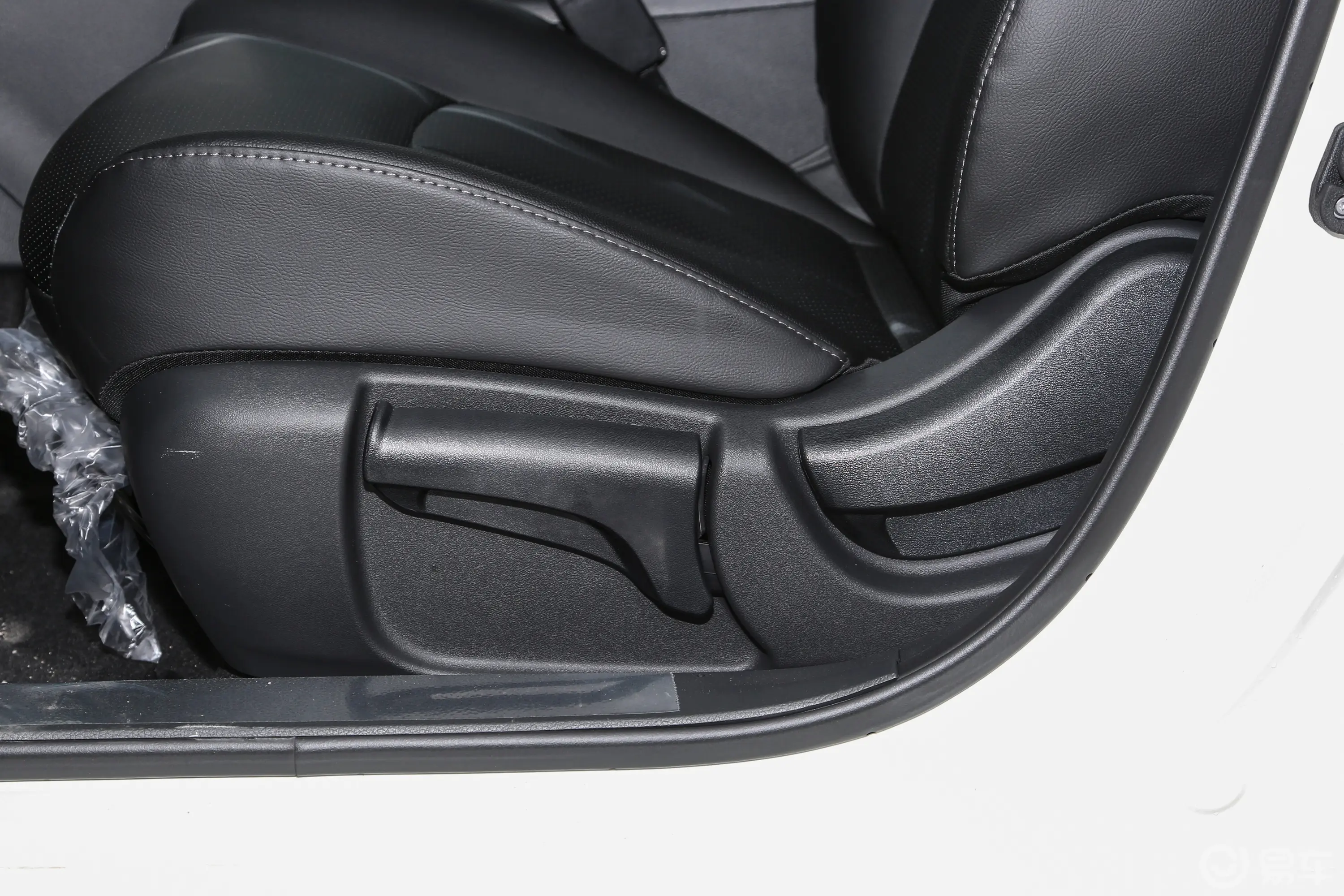 轩逸改款 经典 1.6L XL豪华版主驾座椅调节