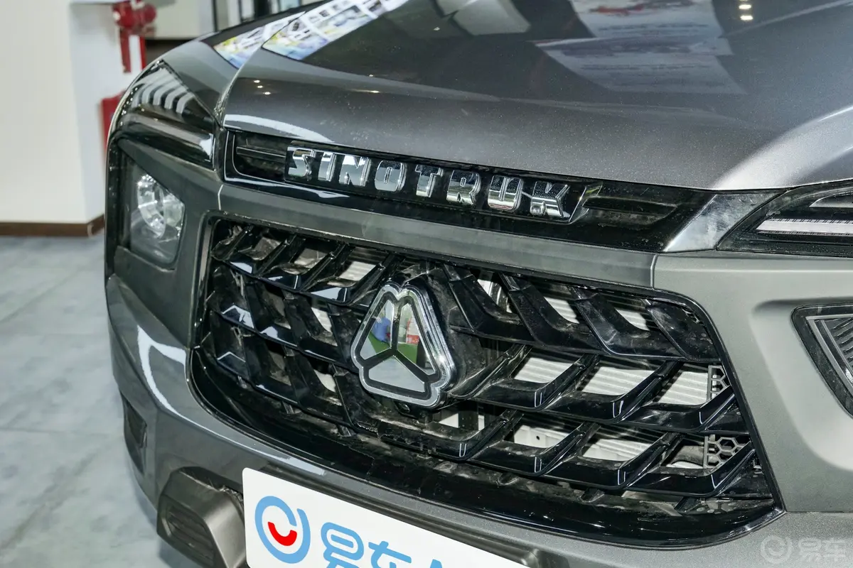 中国重汽皮卡商用 2.0T 自动四驱长轴青春版 柴油外观细节