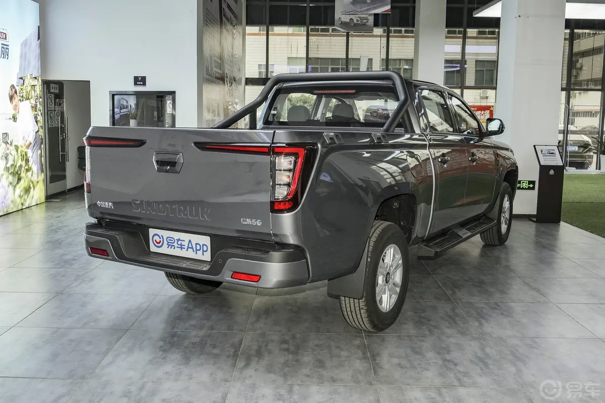 中国重汽皮卡商用 2.0T 自动四驱长轴青春版 柴油侧后45度车头向右水平