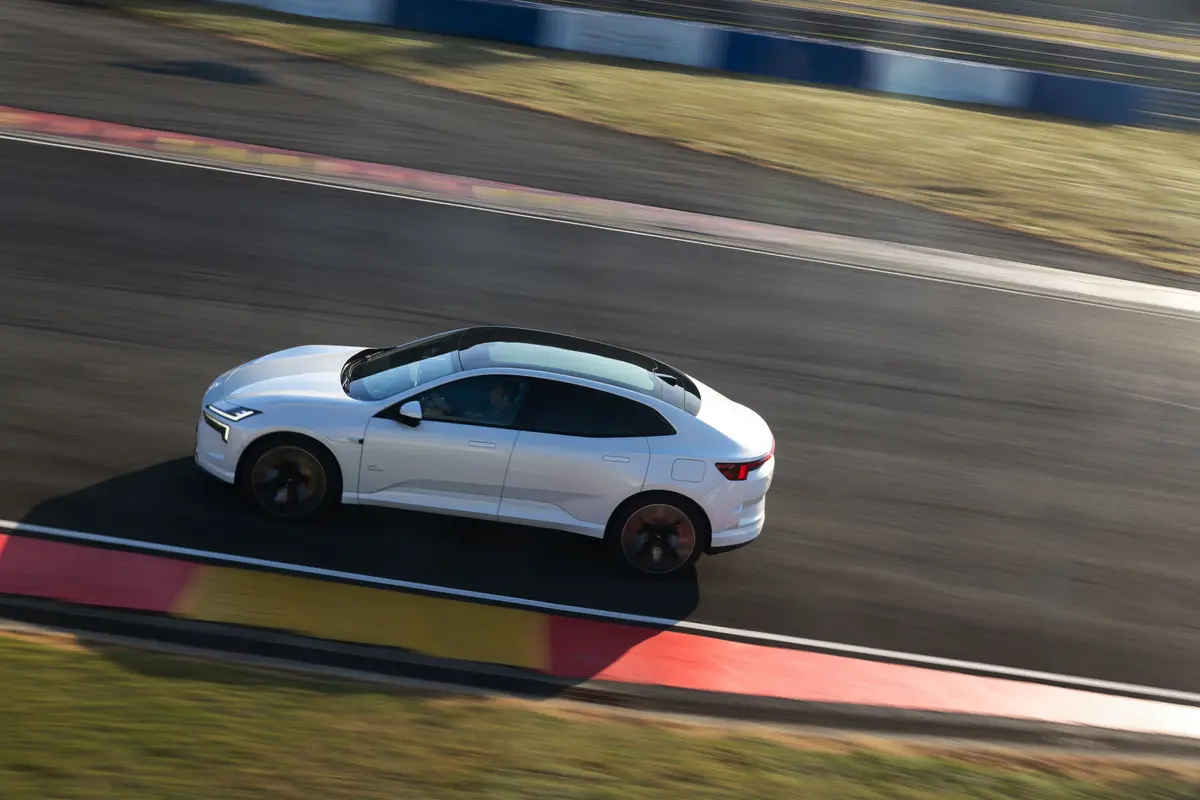 Polestar 4