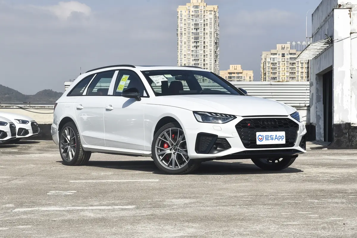 奥迪S4Avant 3.0T侧前45度车头向右水平