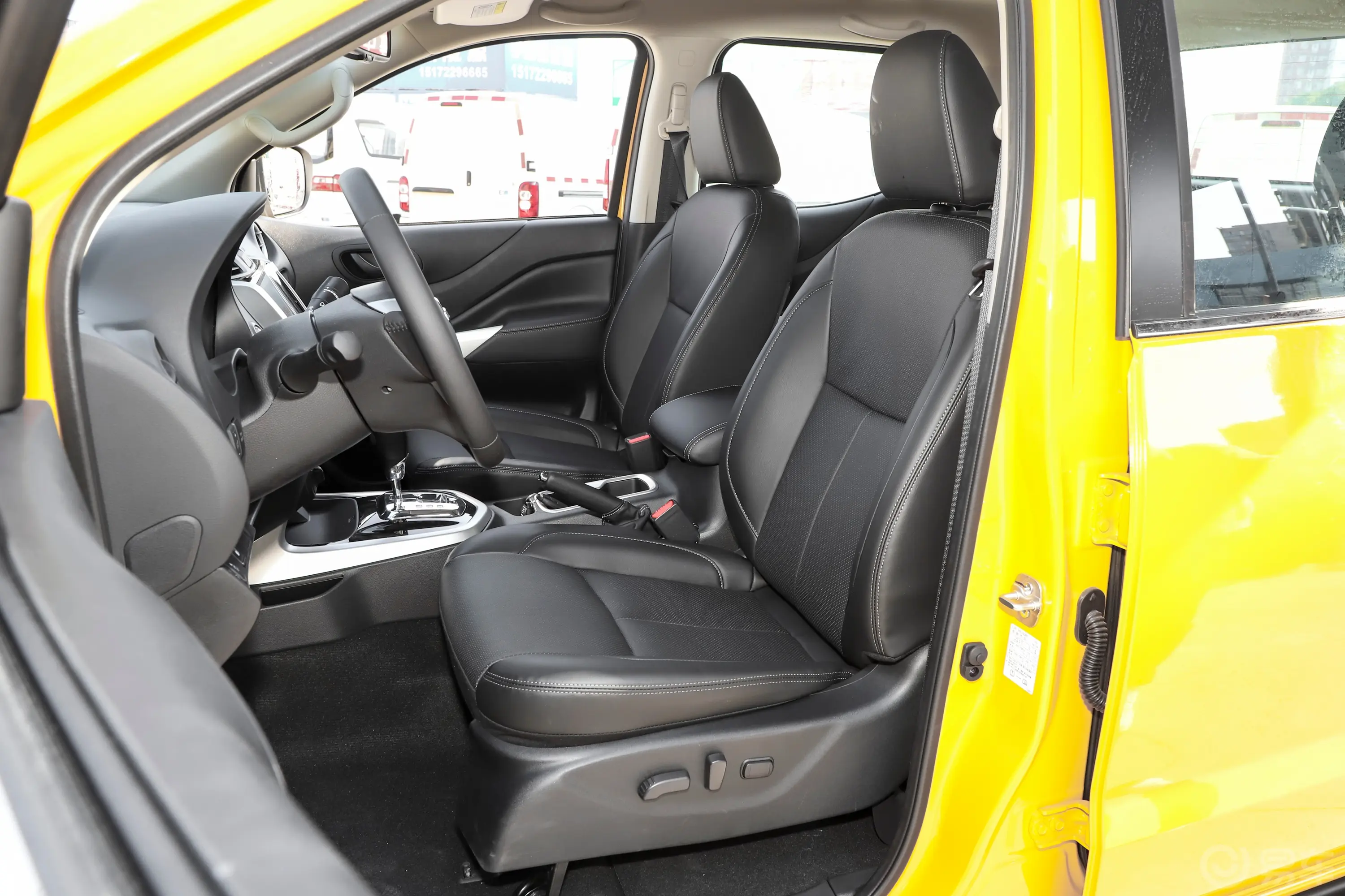 纳瓦拉改款 2.5L 自动四驱尊享型驾驶员座椅