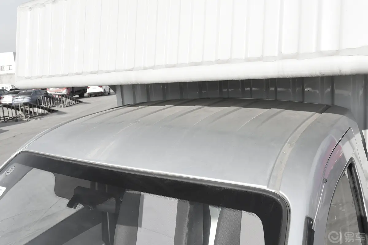 长安星卡1.5L 单排2.72米钢板厢货舒适型天窗