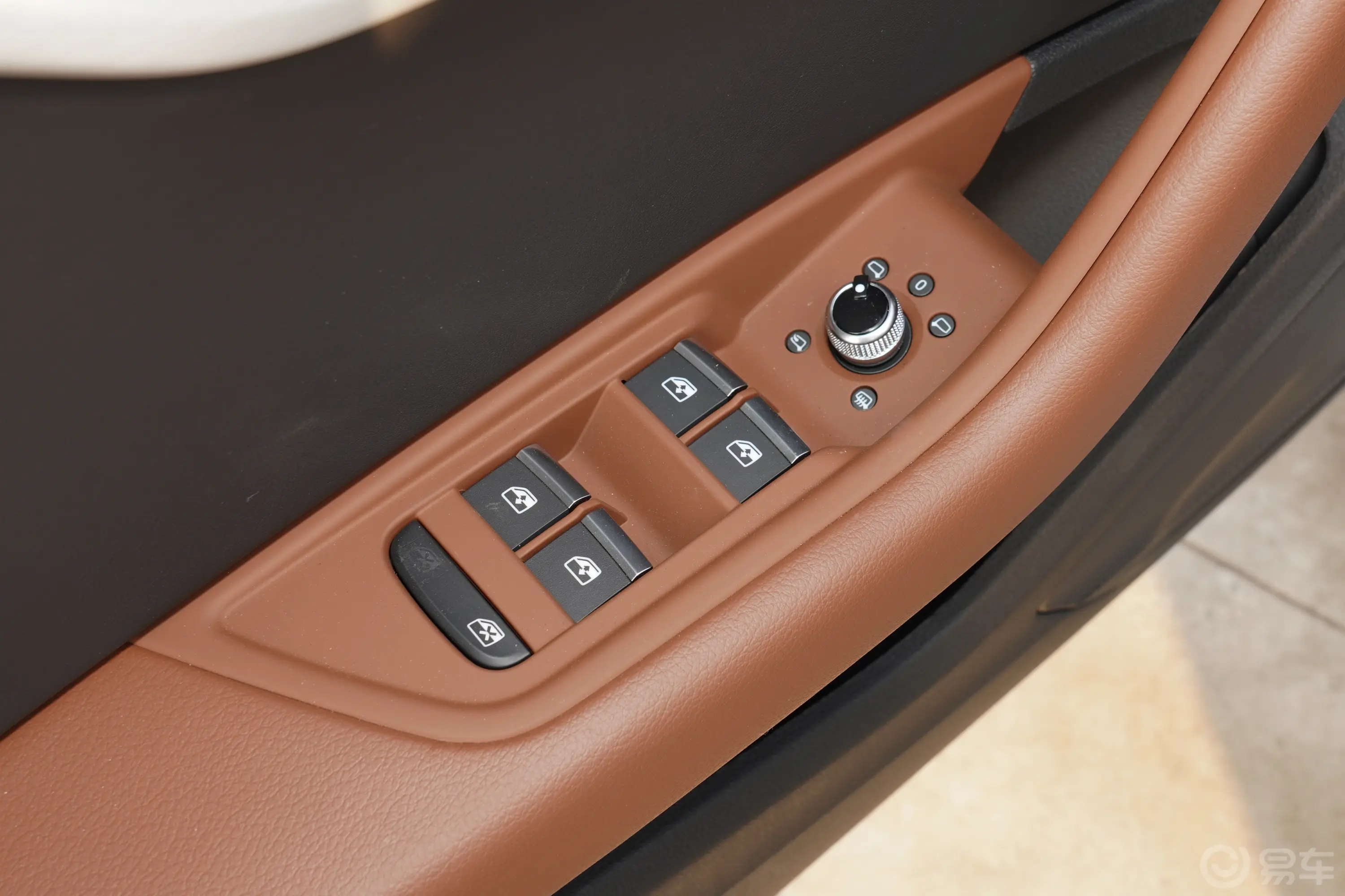 奥迪A5Sportback 40 TFSI 时尚动感型车窗调节整体