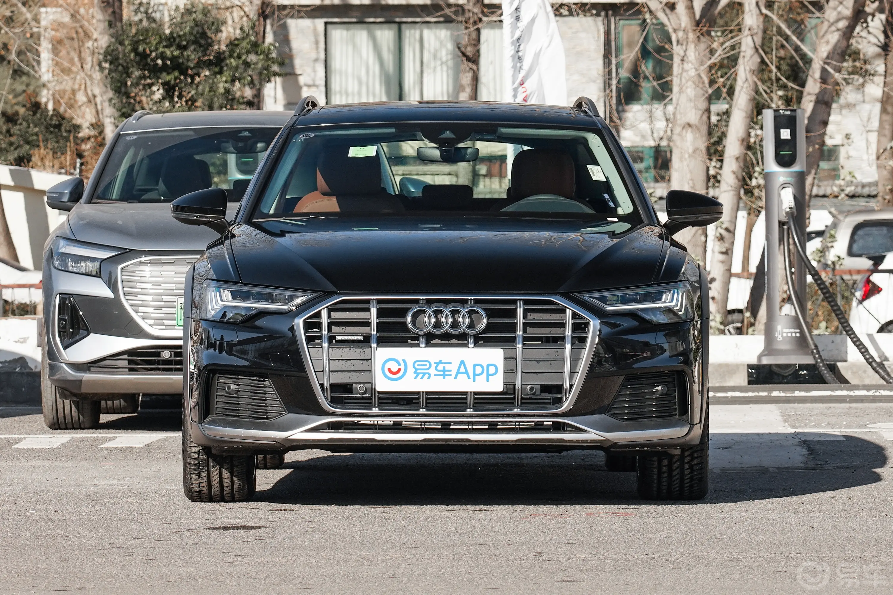 奥迪A6Allroad quattro 探索家 55 TFSI 尊享越野型正前水平