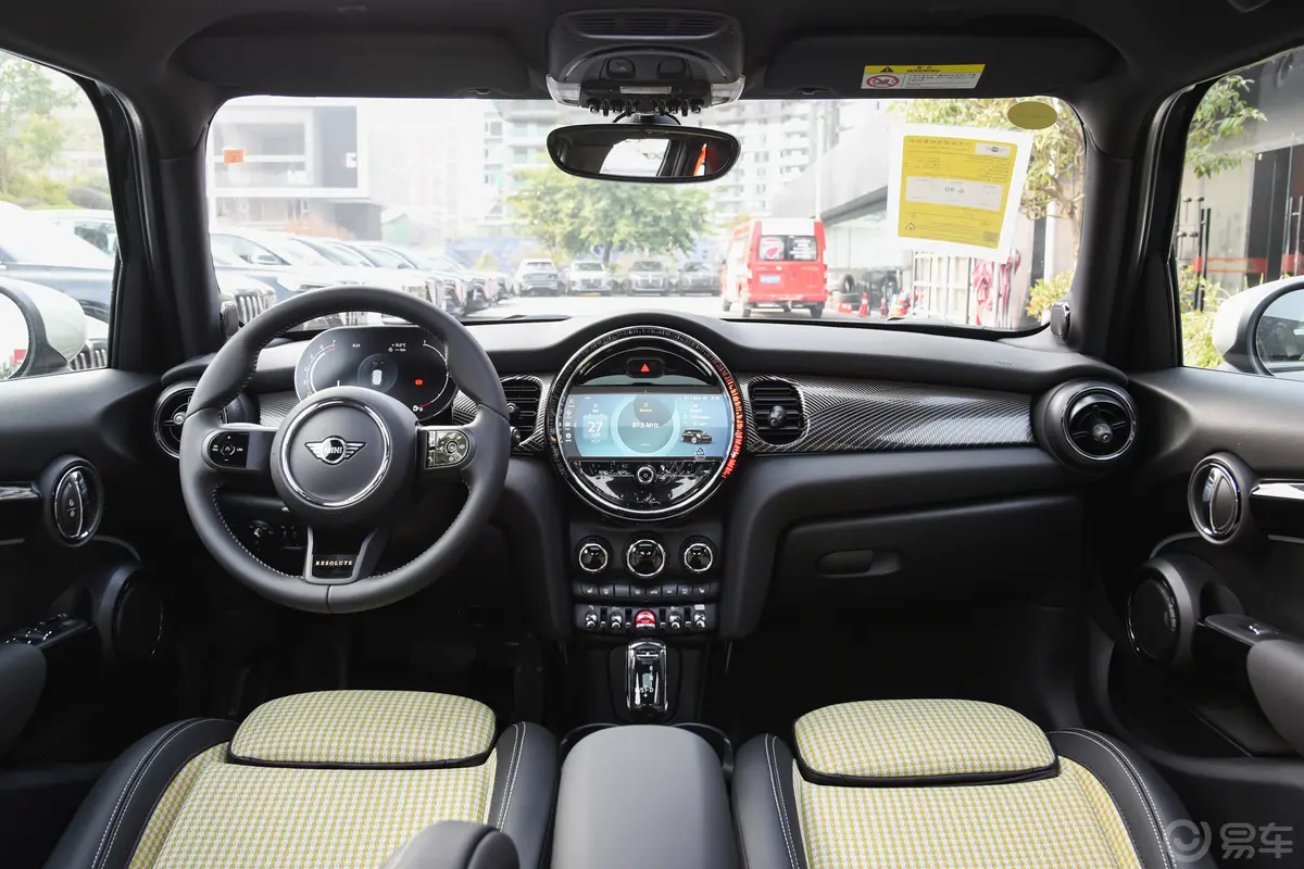 MINI1.5T COOPER 执迷版 五门版内饰全景正拍