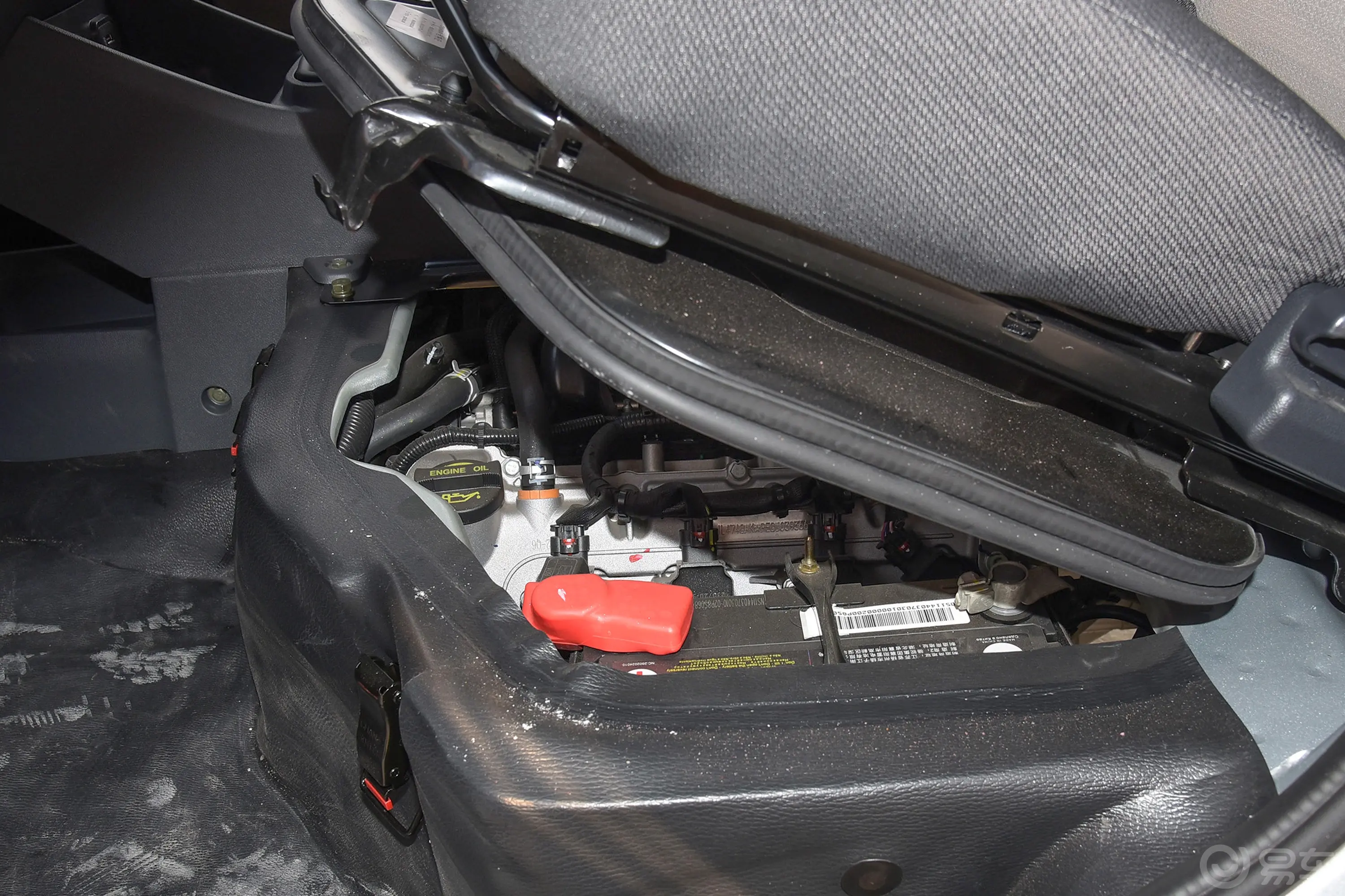 长安星卡1.5L 单排3.06米仓栅车舒适型发动机特写