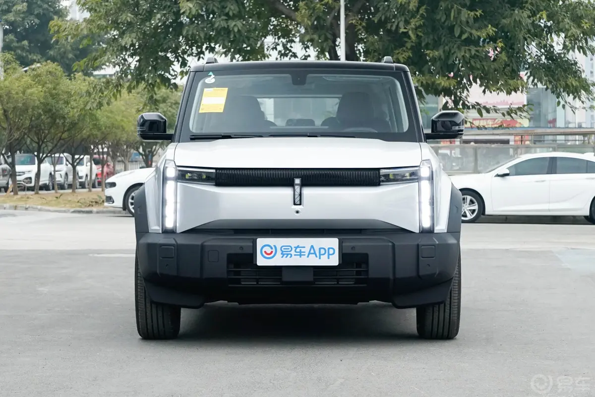 iCAR 03401km 后驱标准进阶版正前水平