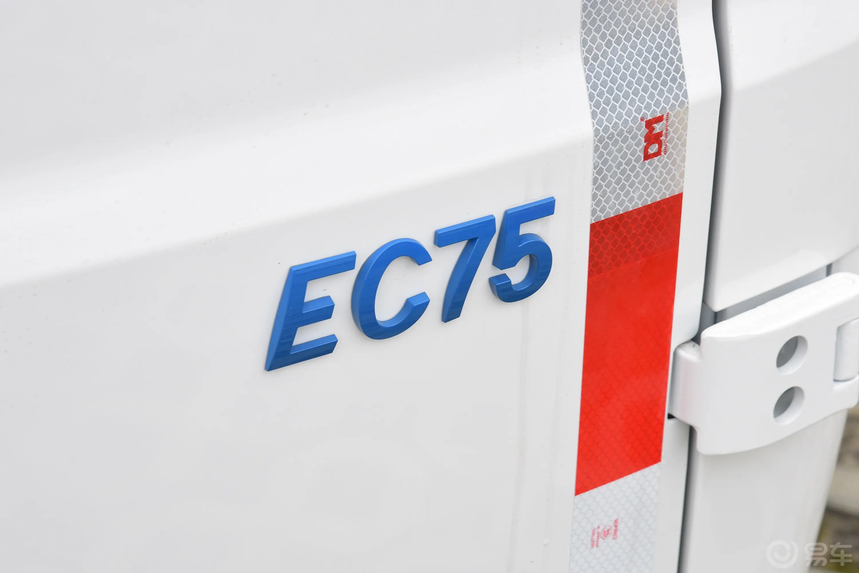 瑞驰新能源EC75252km 标准版先锋型II 41.86kWh外观细节