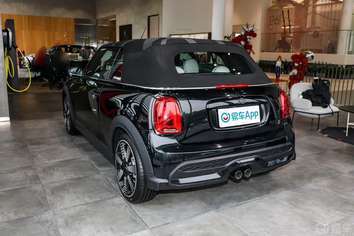 MINI CABRIO改款二 2.0T COOPER S CABRIO 艺术家侧后45度车头向左水平