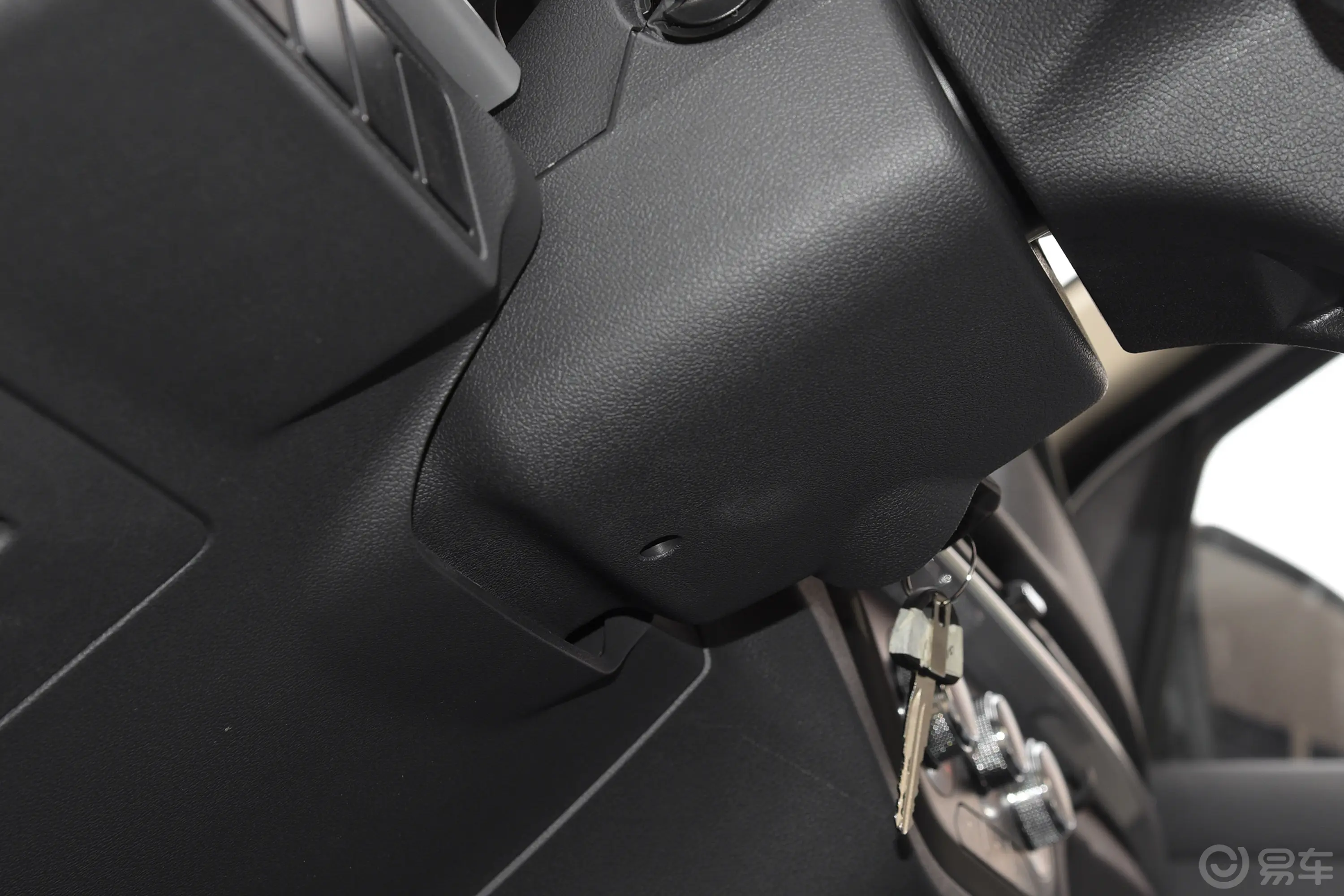 长安星卡1.5L 单排2.8米载货汽车舒适型空调方向盘调节