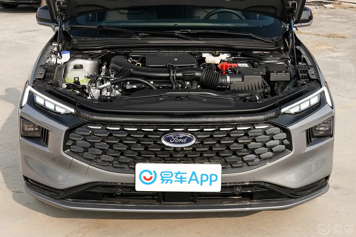 蒙迪欧EcoBoost 245 至尊型前舱整体