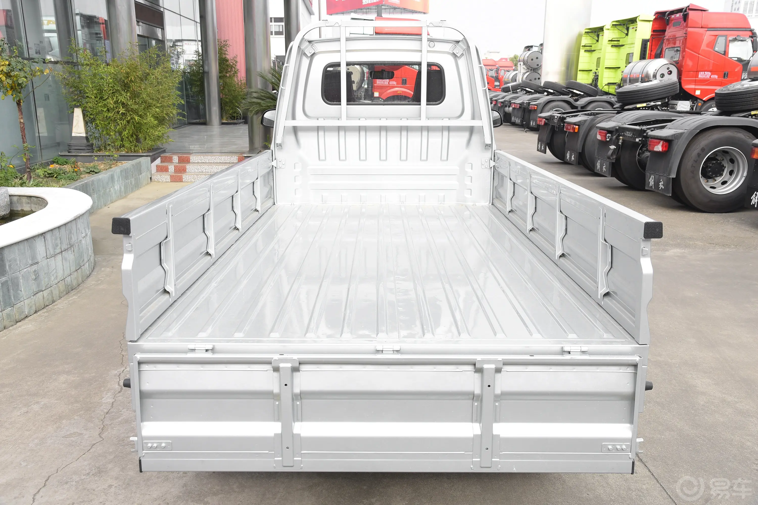 长安星卡1.5L 单排2.8米载货汽车舒适型空调后备厢