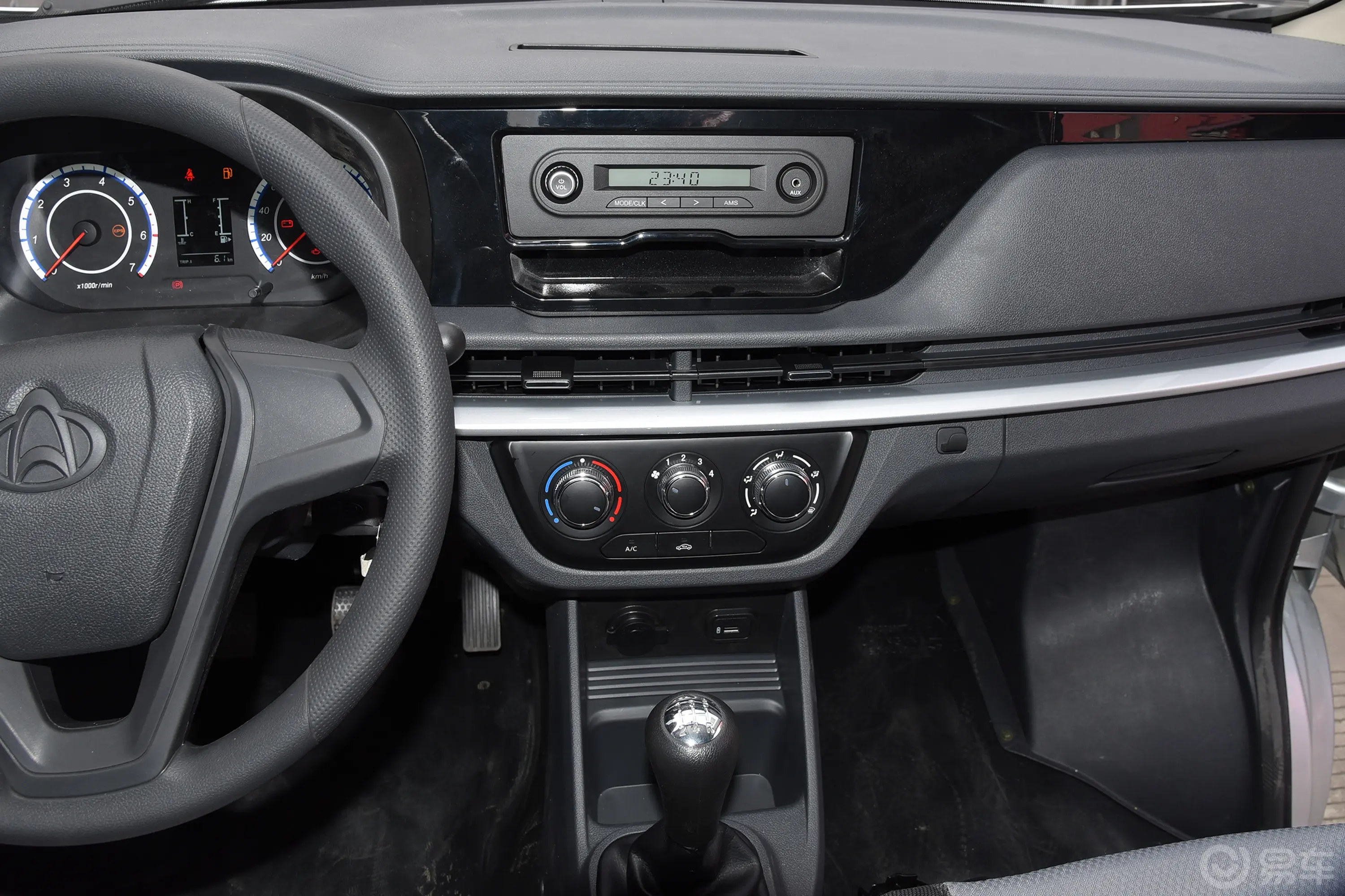 长安星卡1.5L 单排2.8米载货汽车舒适型空调中控台整体
