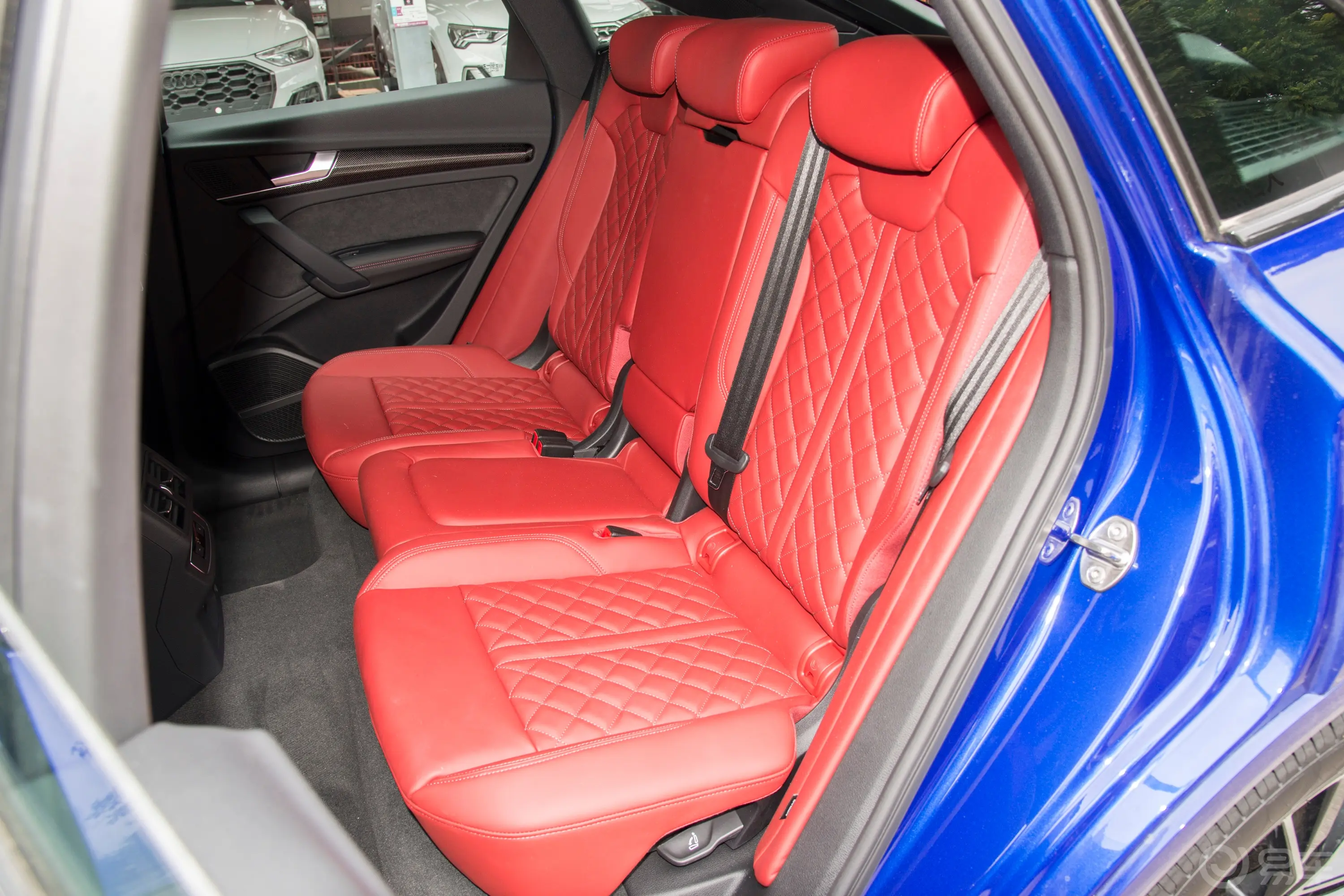 奥迪SQ5 Sportback改款 3.0T quattro后排座椅