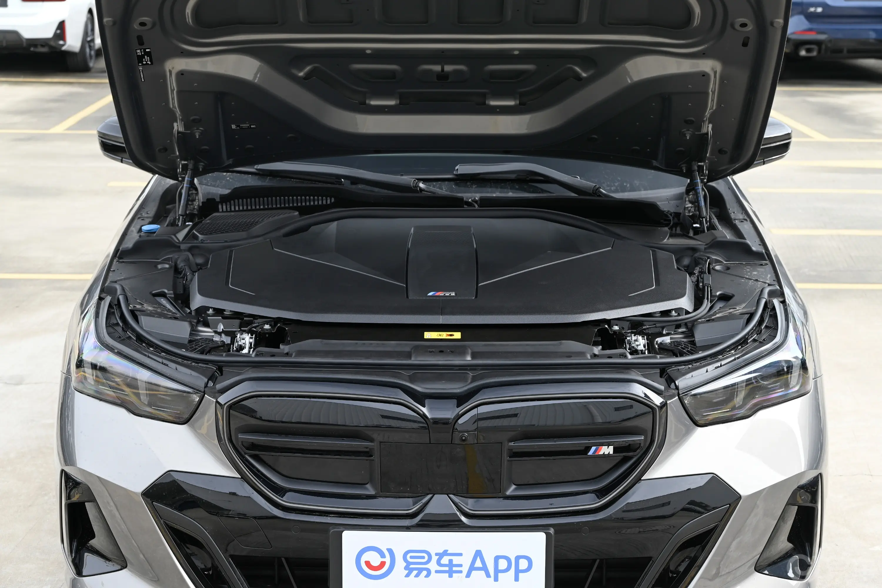 宝马i5(进口)xDrive M60发动机舱整体