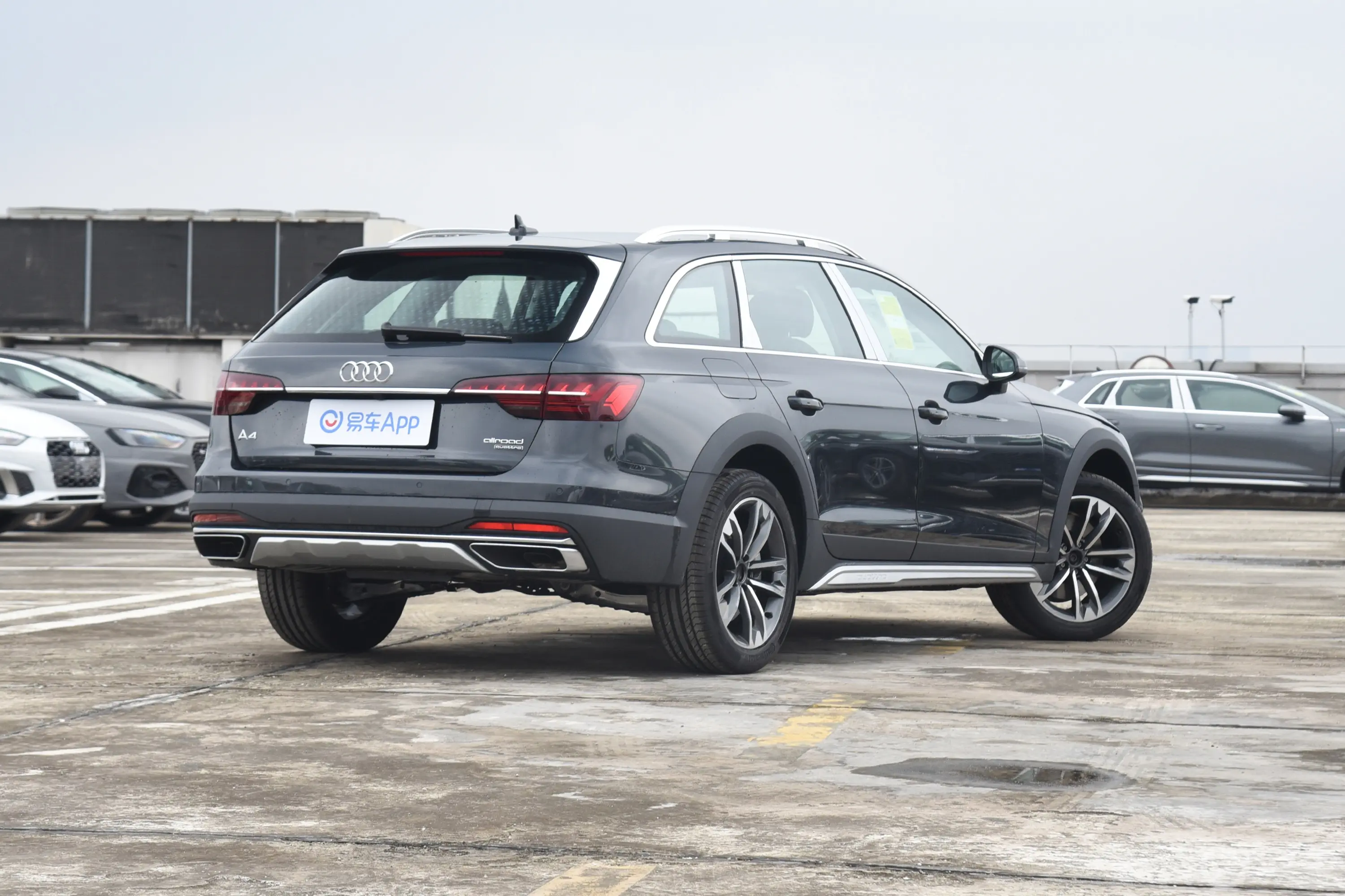 奥迪A4(进口)allroad quattro侧后45度车头向右水平