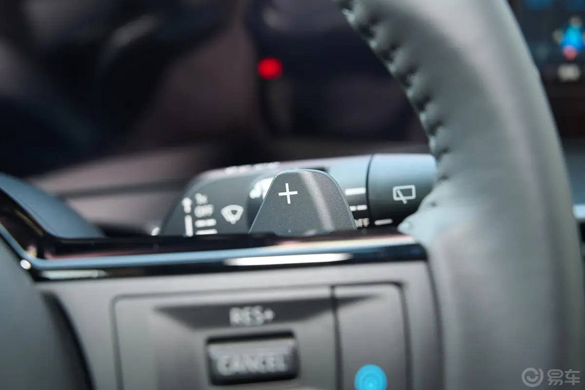 PATHFINDER 探陆2.0T 四驱智驾版 6座换挡拨片