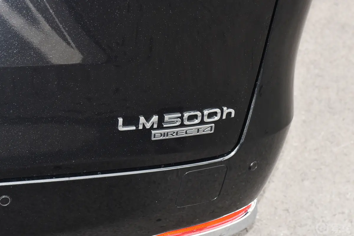 雷克萨斯LM500h 御世版 4座外观细节