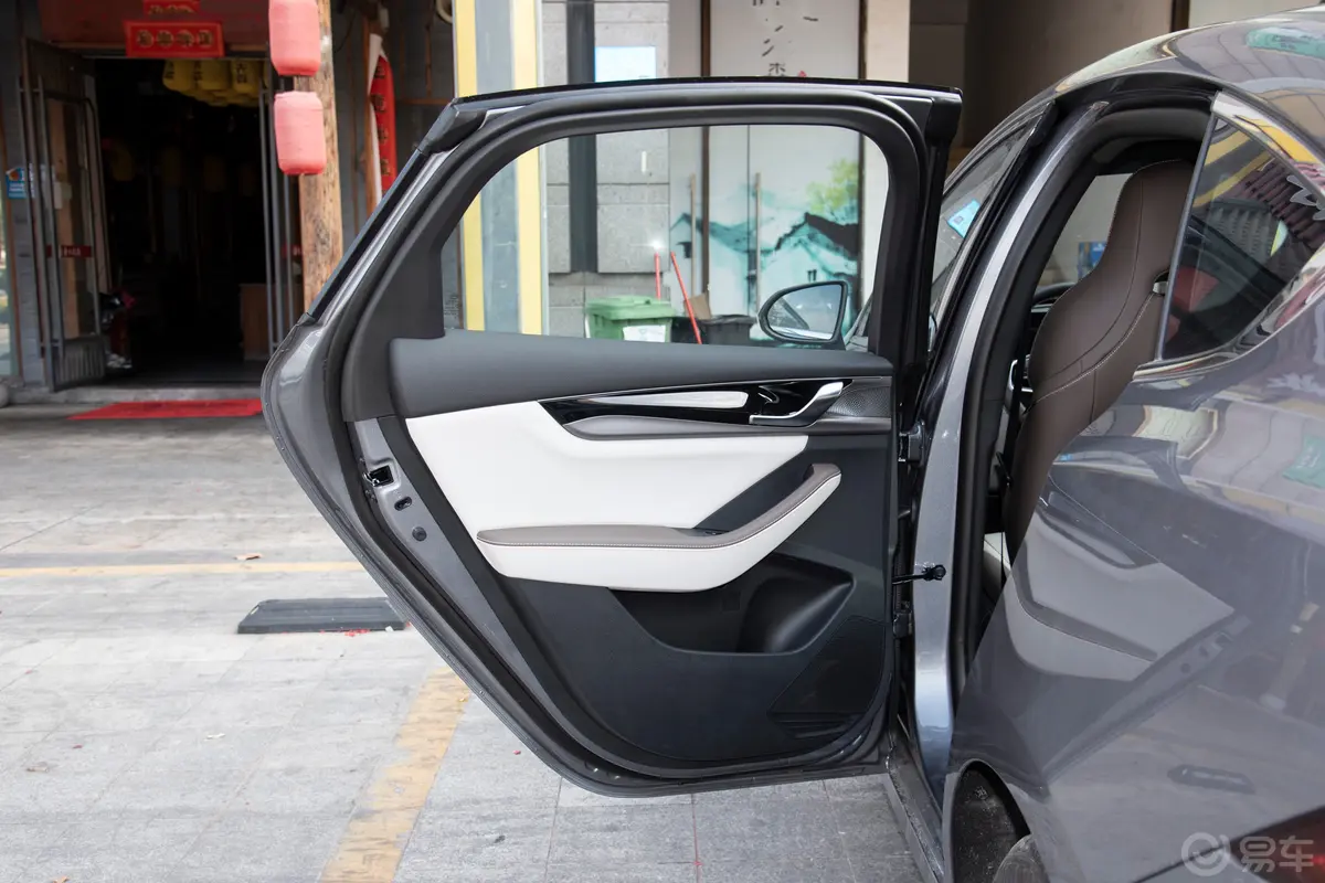 秦PLUS新能源EV 荣耀版 510km 超越型驾驶员侧后车门