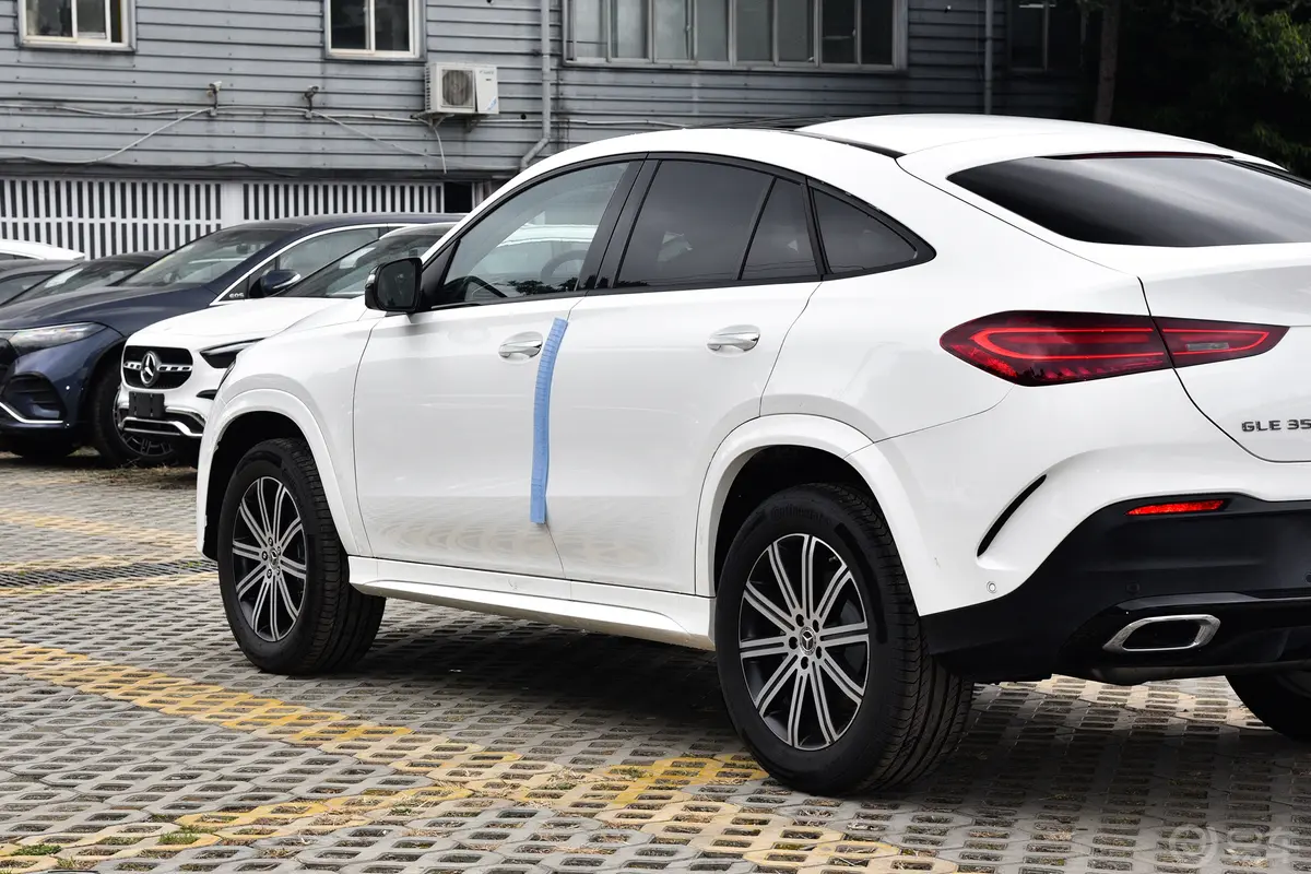 奔驰GLE轿跑GLE 350 4MATIC 轿跑SUV 豪华型外观细节