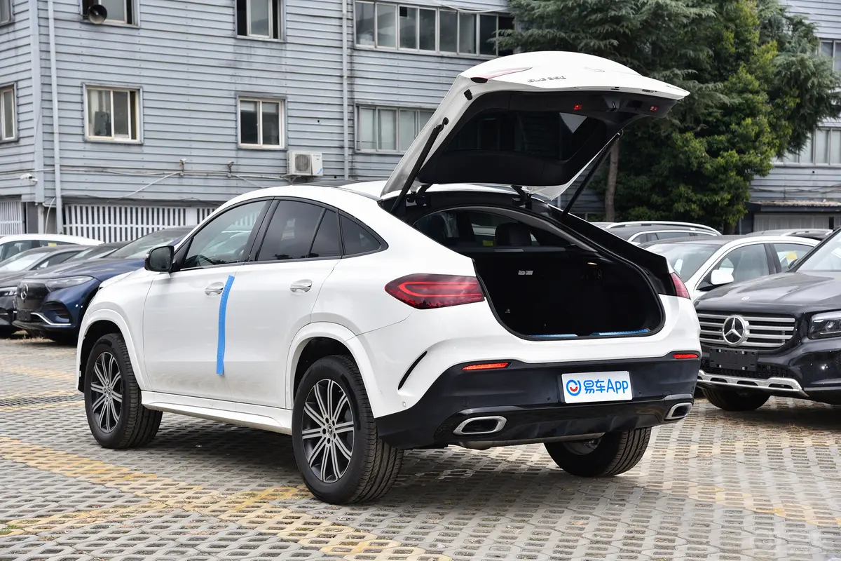 奔驰GLE轿跑GLE 350 4MATIC 轿跑SUV 豪华型后备厢开启45度侧拍