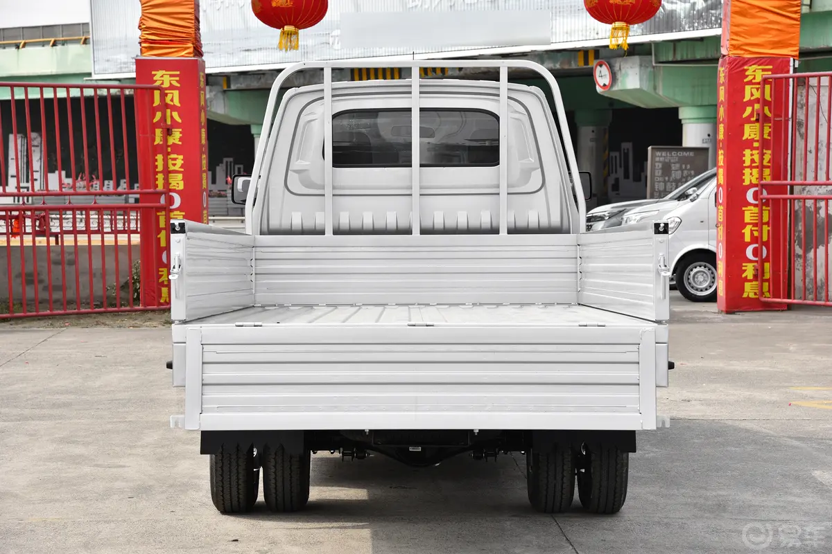东风小康D711.6L 栏板车LV0 CNG后备厢