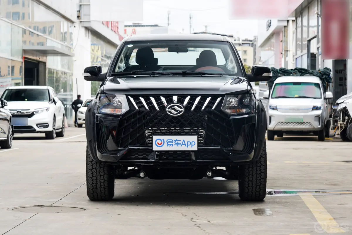 黄海·蛟龙2.8T 四驱平底货箱超值型 柴油正前水平