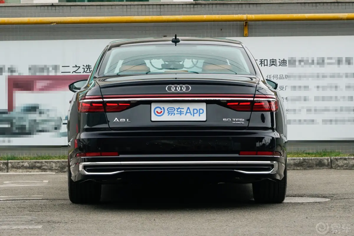 奥迪A8A8L 50 TFSI quattro 臻选型正后水平