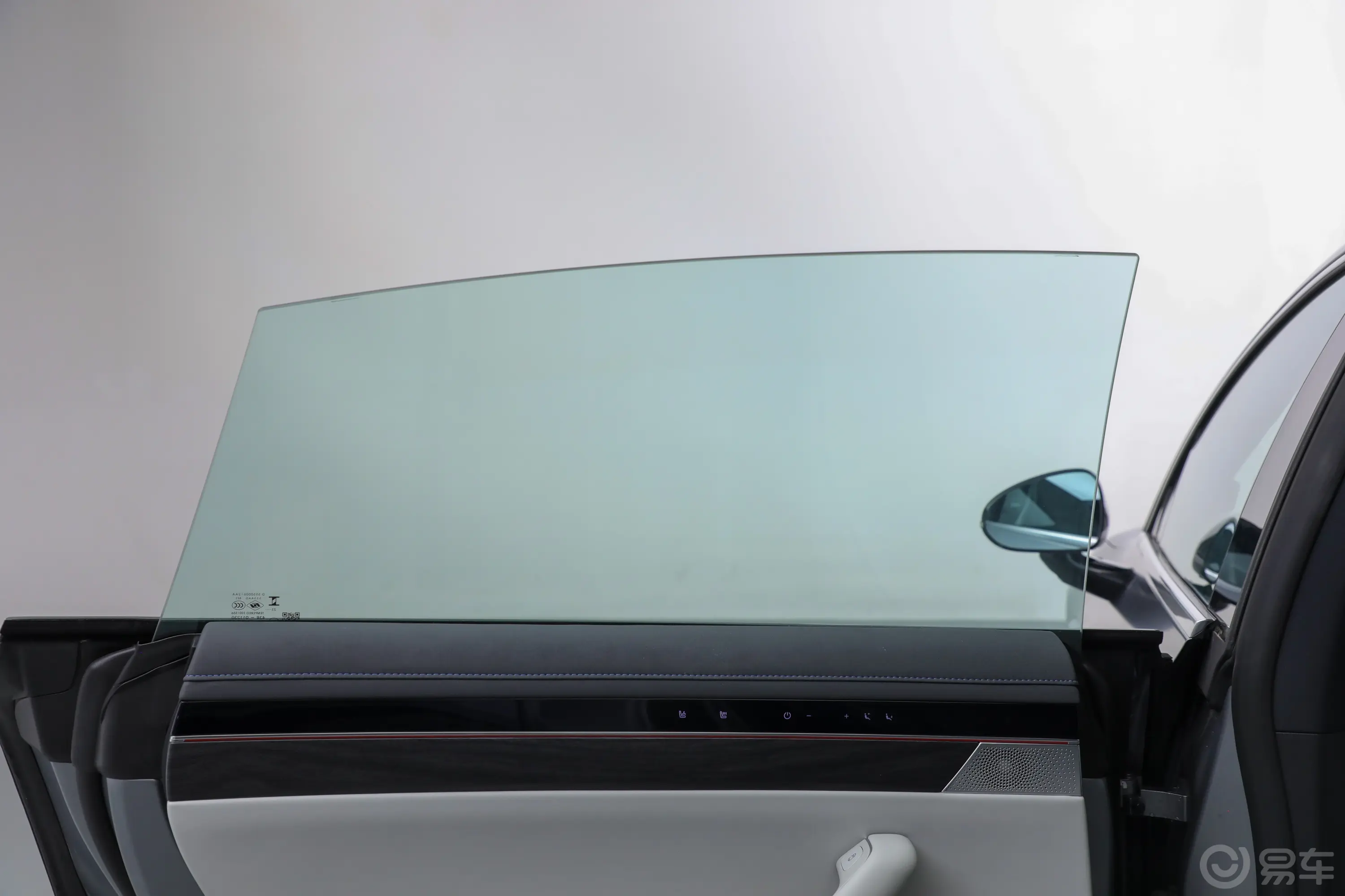 智界S7630km 四驱Max RS后排侧窗遮阳帘