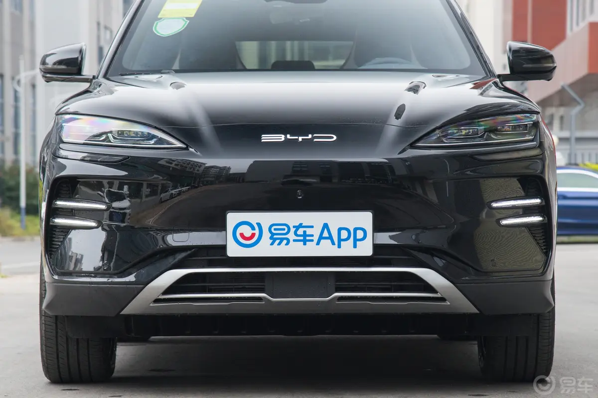 宋PLUS新能源EV 荣耀版 520km 尊贵型外观细节