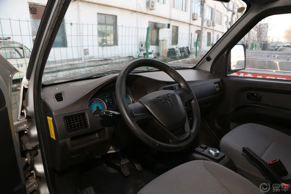 五菱电卡240km 经济适用型 安驰35.904kWh驾驶位区域