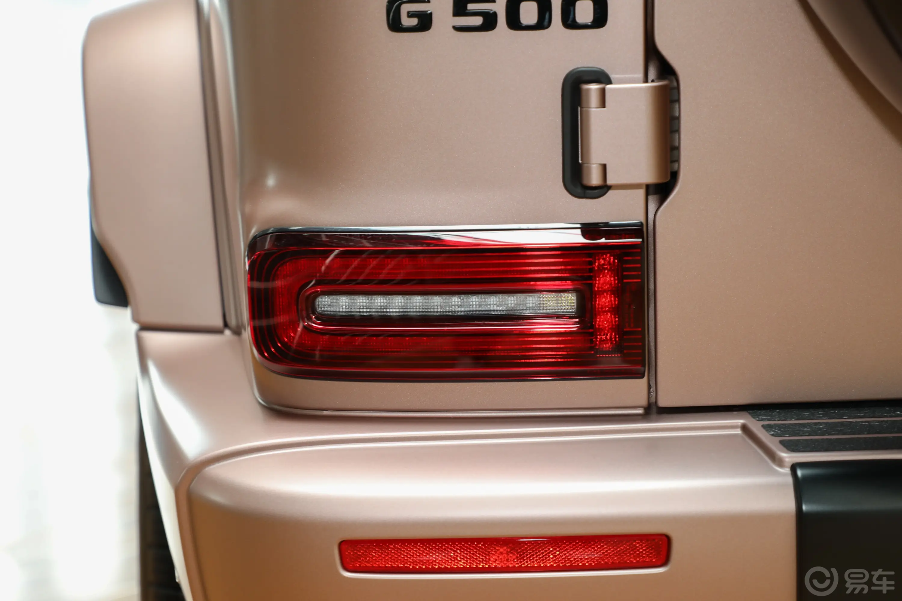 奔驰G级G 500 璀璨传奇特别版外观灯组