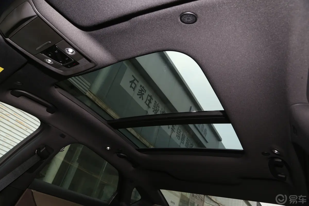 汉EV 荣耀版 506km 前驱尊贵型天窗内拍关闭