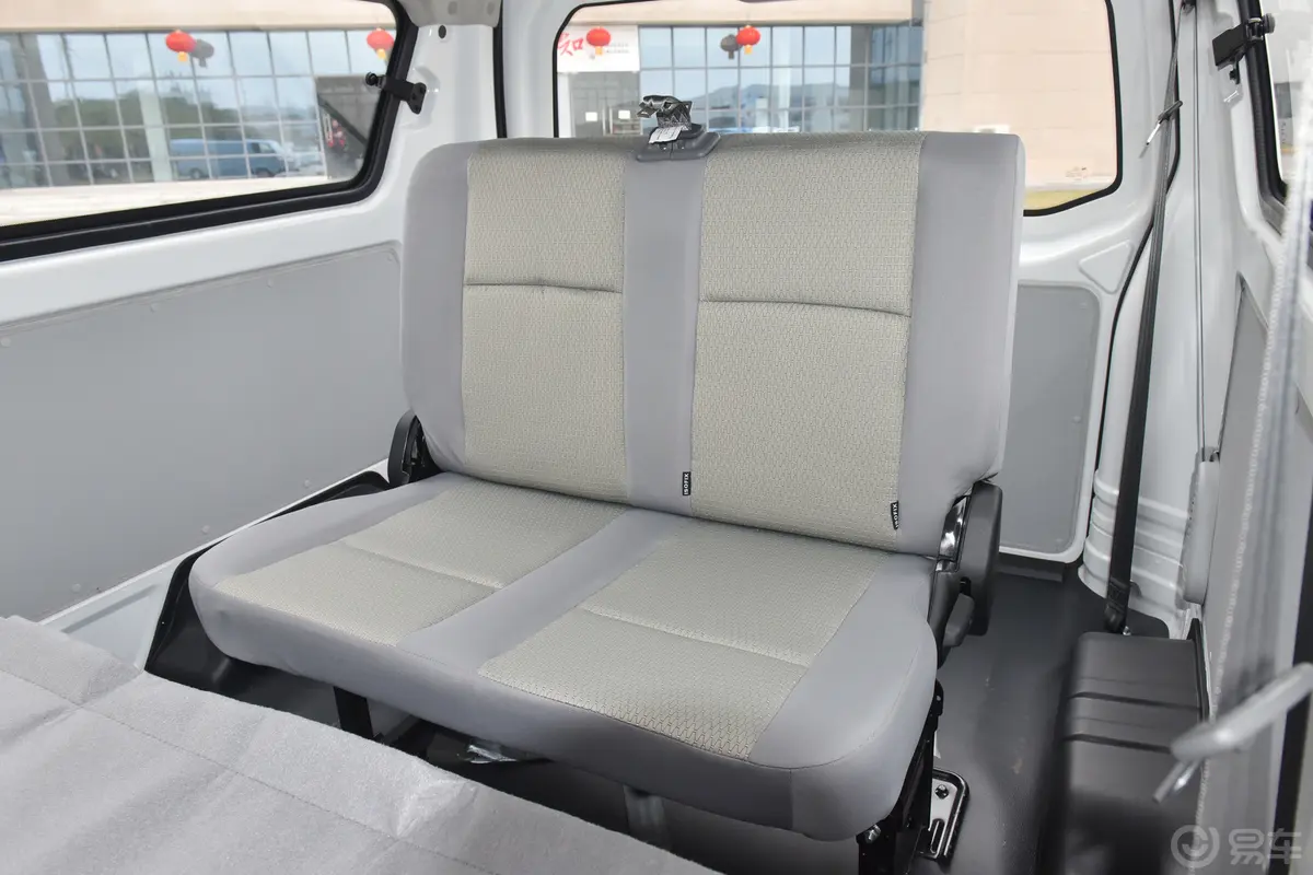 金杯小海狮X301.5L 客车财富型空调版 6座第三排座椅