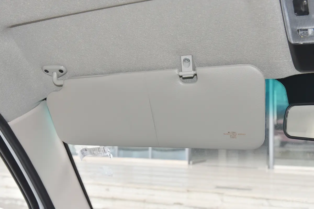 金杯小海狮X301.5L 客车财富型空调版 6座驾驶位遮阳板