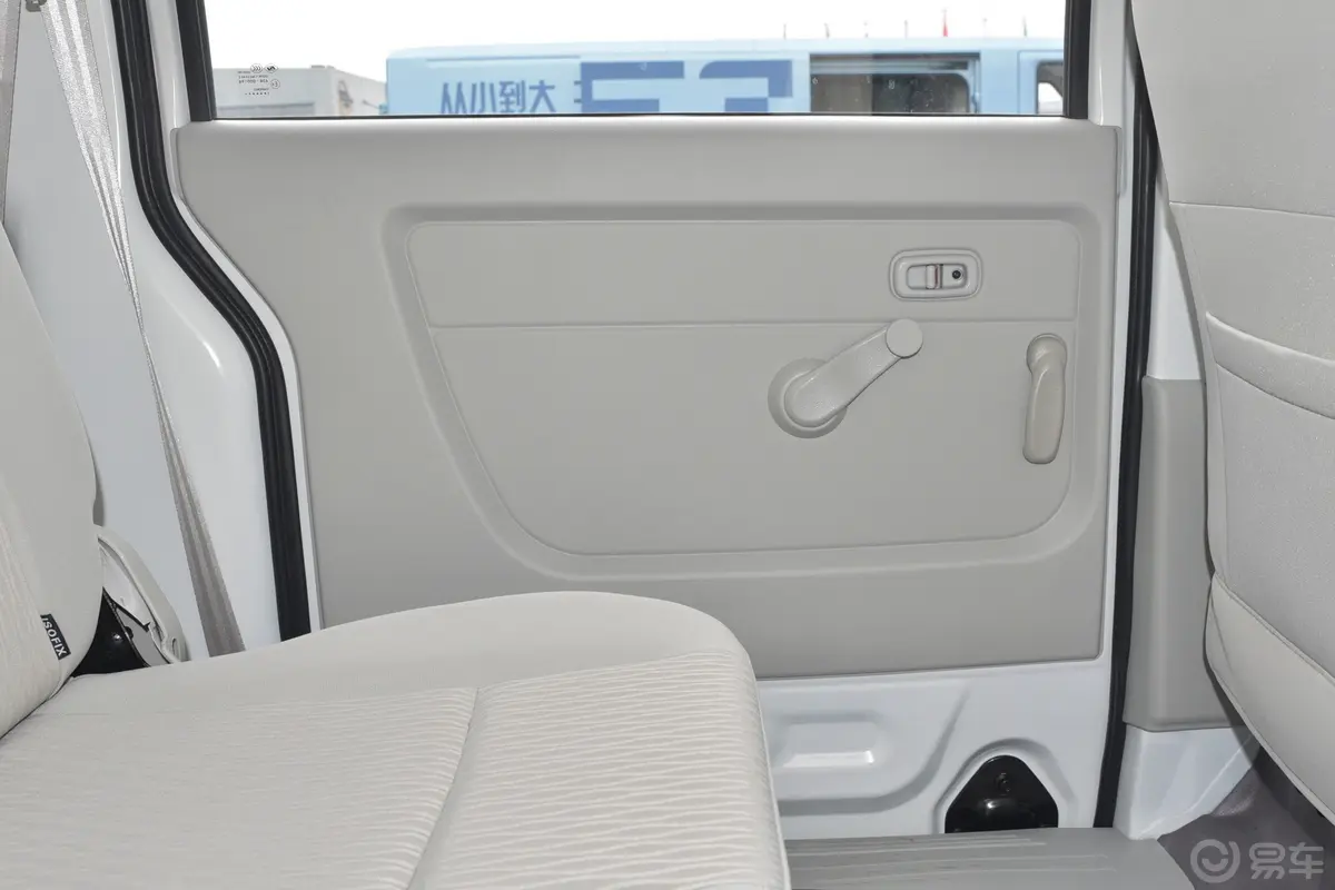 金杯新海狮X30L1.5L 客车财富空调版 6座后排功能