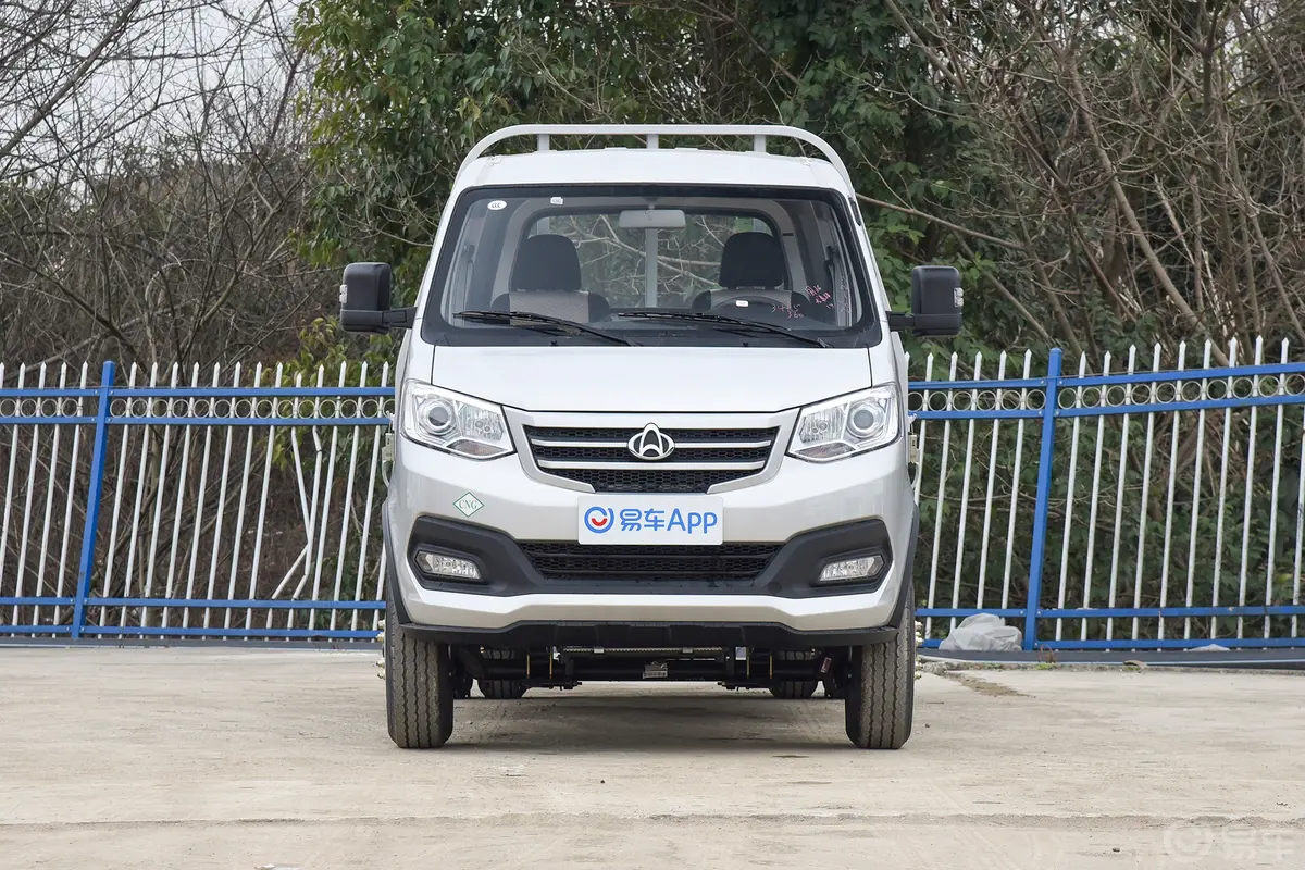跨越王X3东安1.6L 105马力 3.3米载货 单排 标准版 CNG 国Ⅵ正前水平