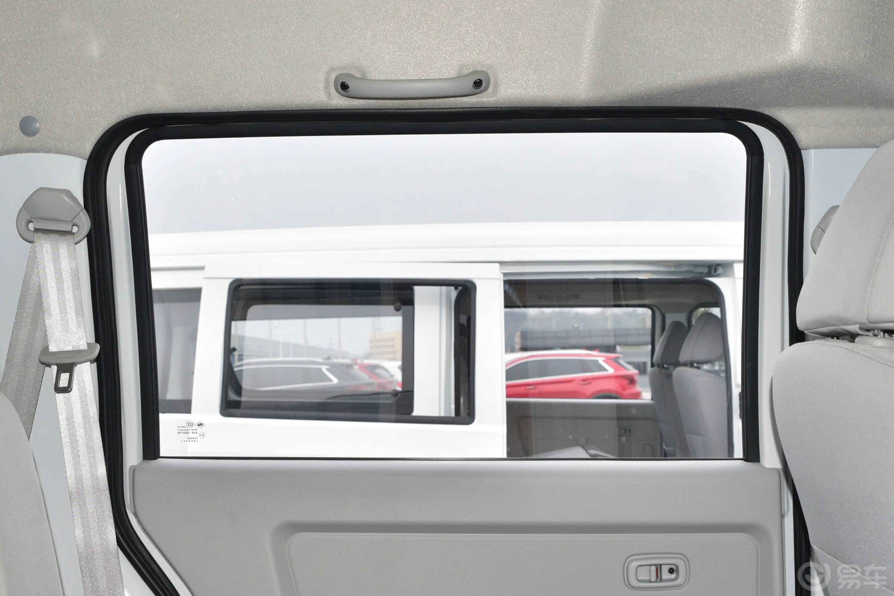 金杯新海狮X30L1.5L 客车财富空调版 6座后排侧窗遮阳帘