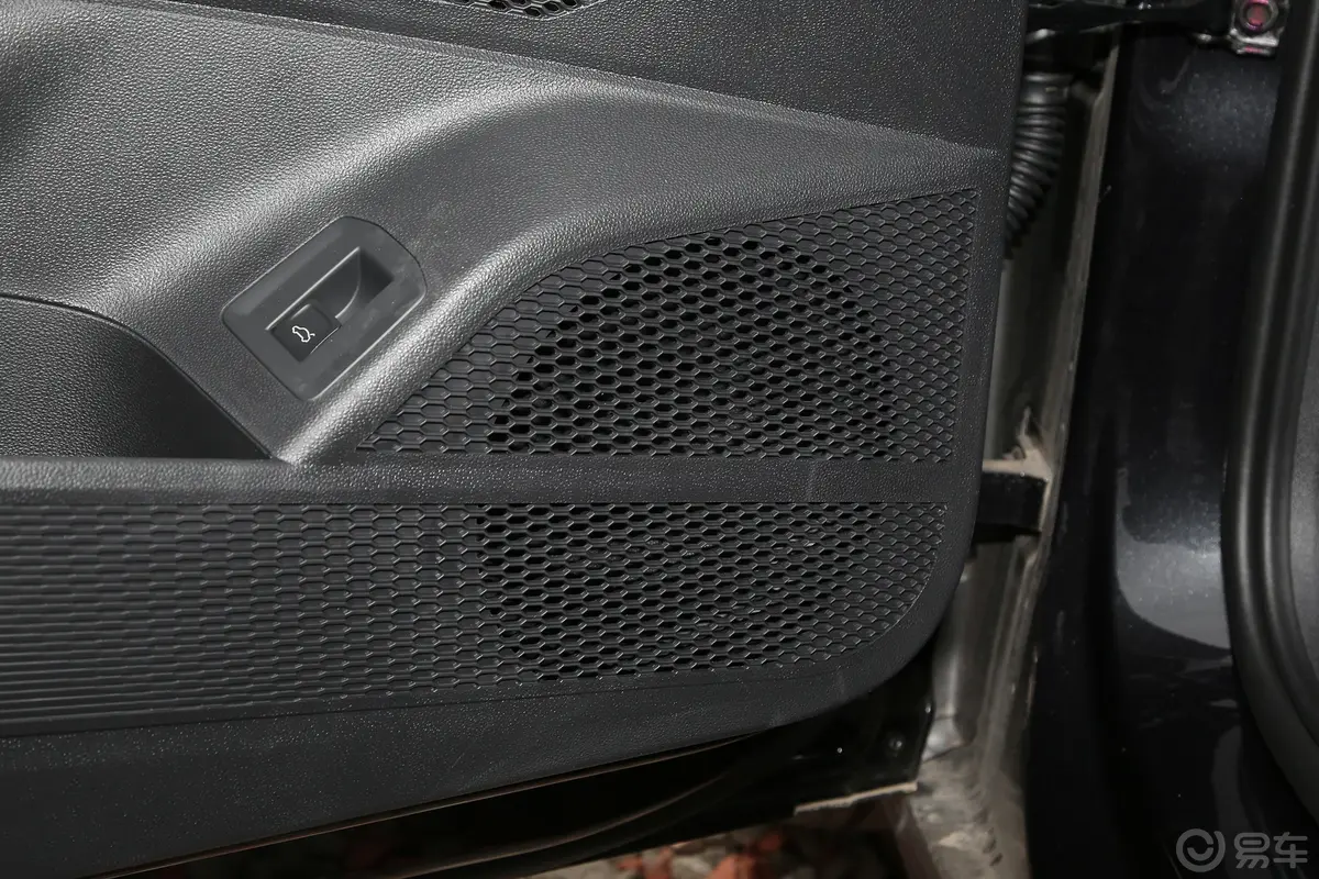 帕萨特出众款 380TSI 龙耀版音响和品牌