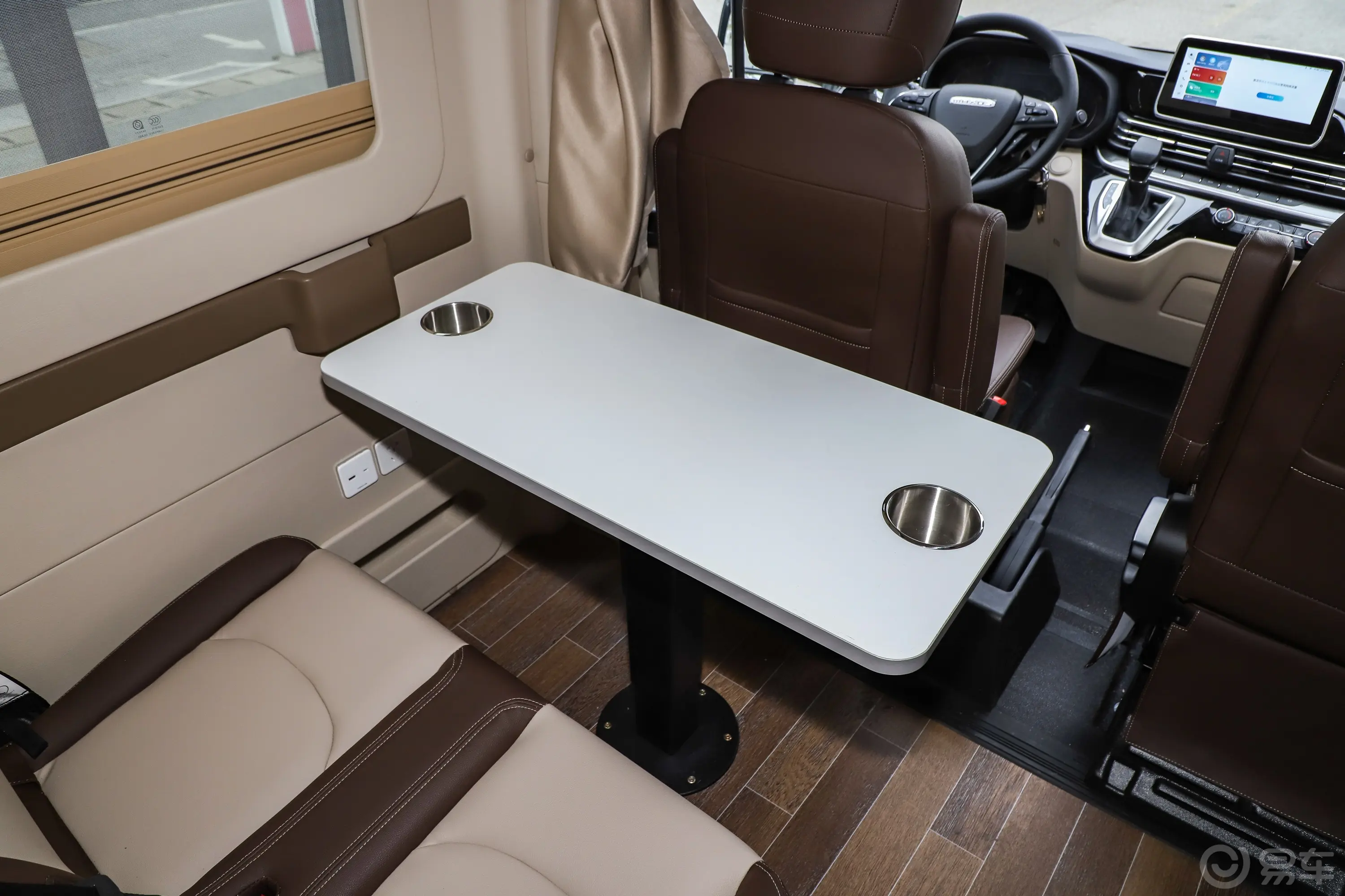 上汽大通MAXUS V90房车旅行家经典版 2.0T 横床后排功能