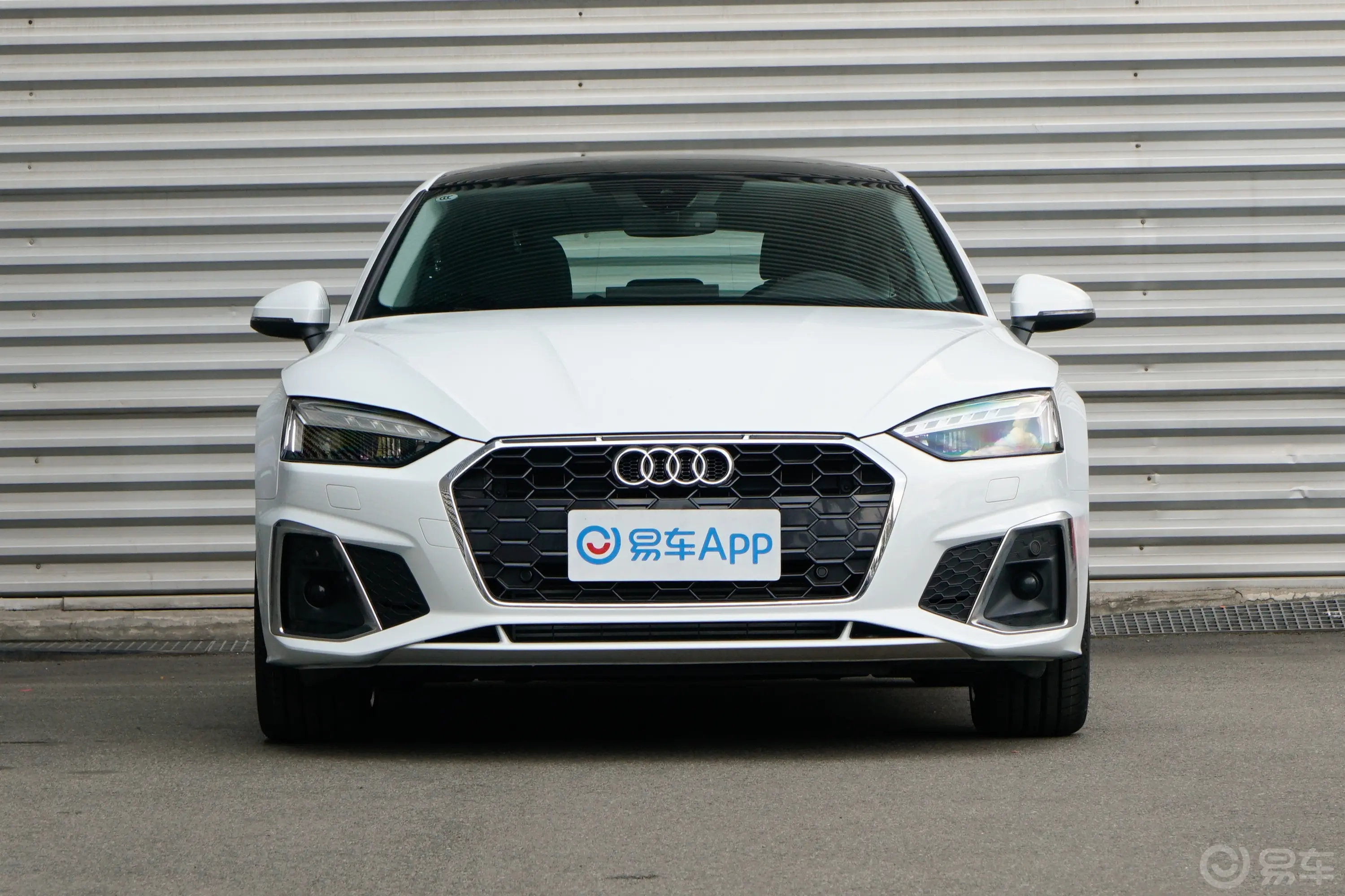 奥迪A5Sportback 40 TFSI 时尚动感型正前水平